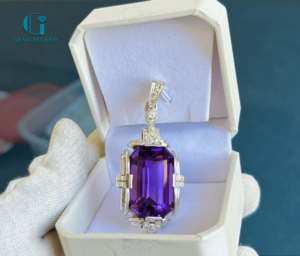 Amethyst 68 carats